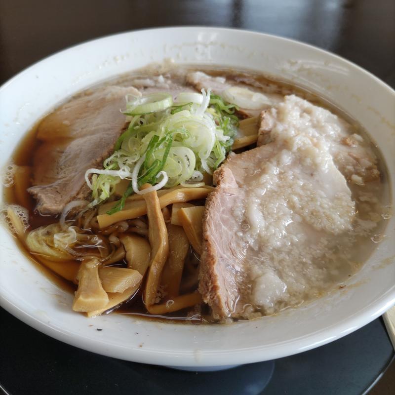 中華そば（大）全部のせ(津軽煮干中華 勝三郎)