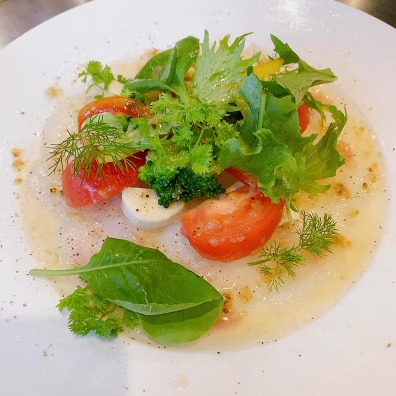 ヒラメのカルパッチョ(鉄板焼とお好み焼 みしまや)