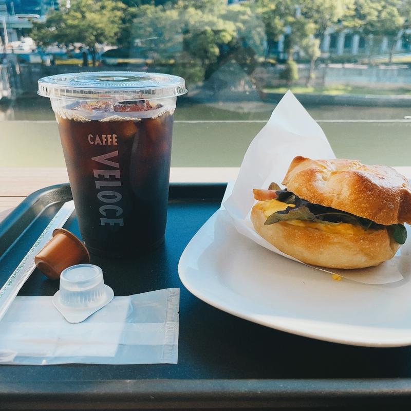 モーニングB カイザーサンド　スクランブルエッグ.ベーコン(カフェ・ベローチェ 淀屋橋店)