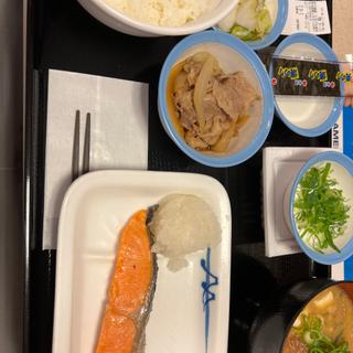 焼鮭定食(納豆、豚汁)(松屋 梅ヶ丘店 )