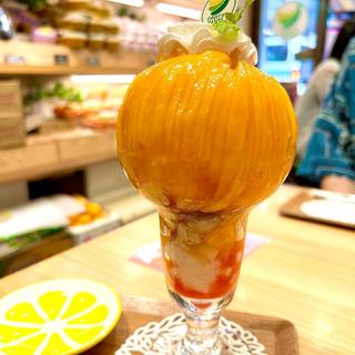 桃のパフェ(フルーツすぎ 大塚本店)