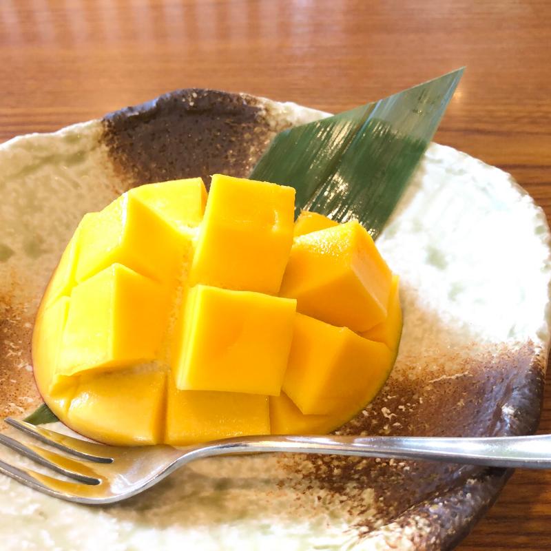 完熟マンゴー〈ハーフ〉(藍屋 三郷店)