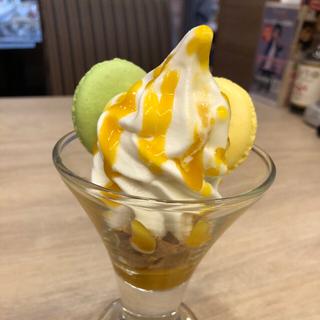 マンゴー&マカロン ソフトクリーム(ガスト 足立西伊興店)