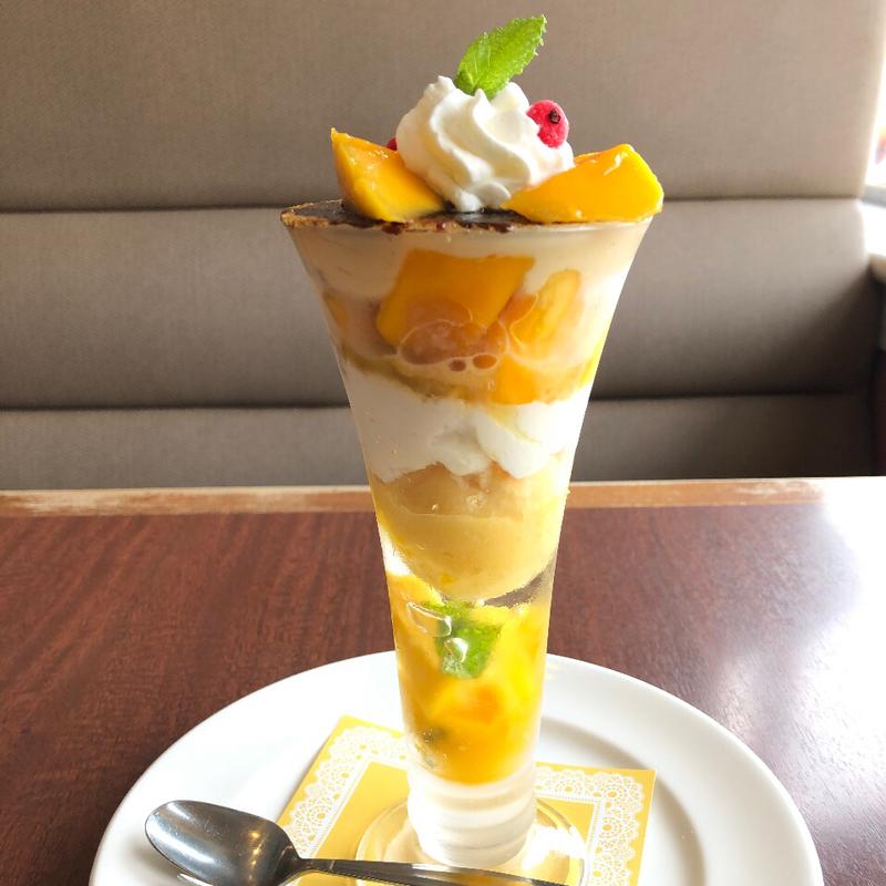 アップルマンゴーブリュレパフェ(ロイヤルホスト若柴店)