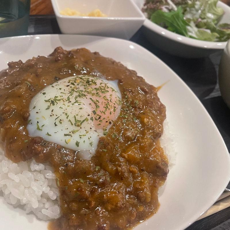 キーマカレー(洋風酒場セブンティ)