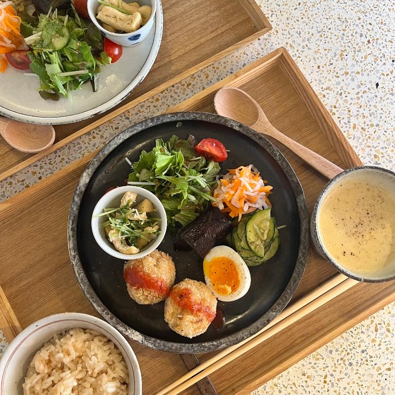 お昼ご飯定食(saji 食堂)