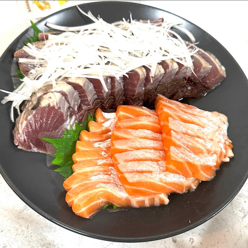 刺身盛合せ(サーモン、カツオたたき)(メガセンタートライアル八千代店)