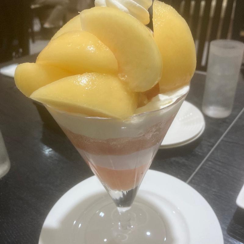 桃のパフェ(タカノフルーツパーラー 横浜高島屋店 )