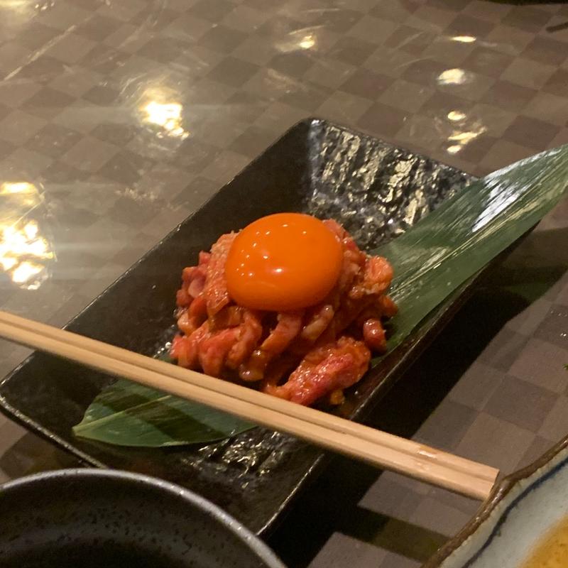 和牛あぶりユッケ(三宮もんもん)