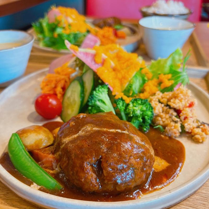 有機野菜の森のサラダとCoco花菜ハンバーグランチ(えがおゴハンCoco花菜)