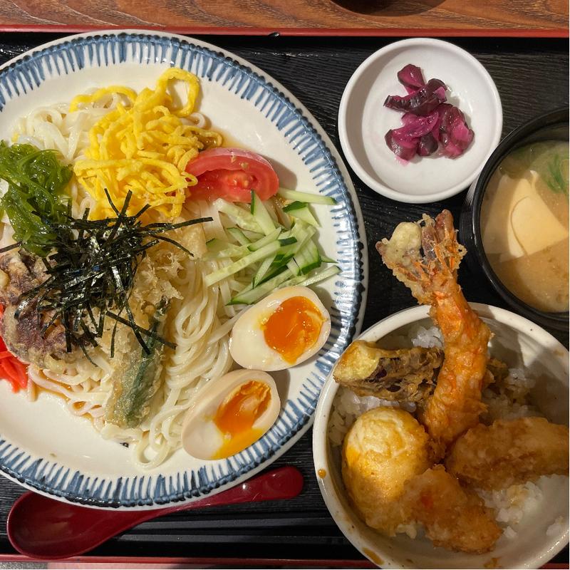 冷やし中華うどん(浅草割烹天とよ神保町店)