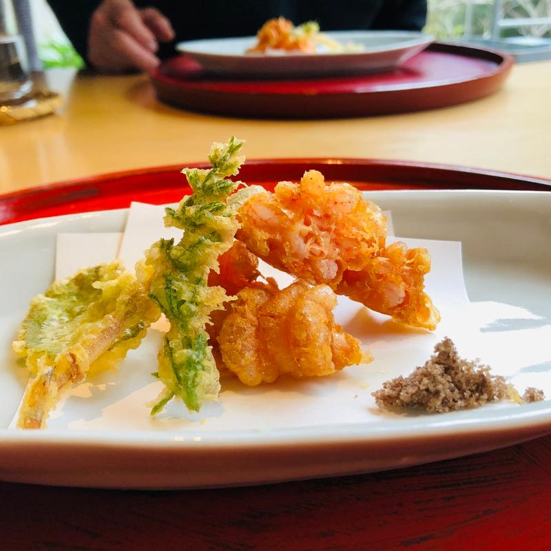 替鉢　柴海老と摘菜_弥生おもてなし(妙見温泉石原荘・レストラン石蔵)