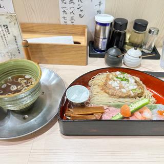 秋刀魚と煮干しのまぜつけ麺浦島太郎(ラーメン専科 竹末食堂)