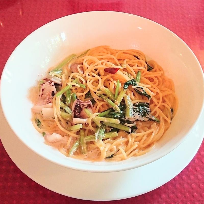 スルメイカとほうれん草のめんたいこクリーム(レストラン＆パティスリー 木かげ茶屋)