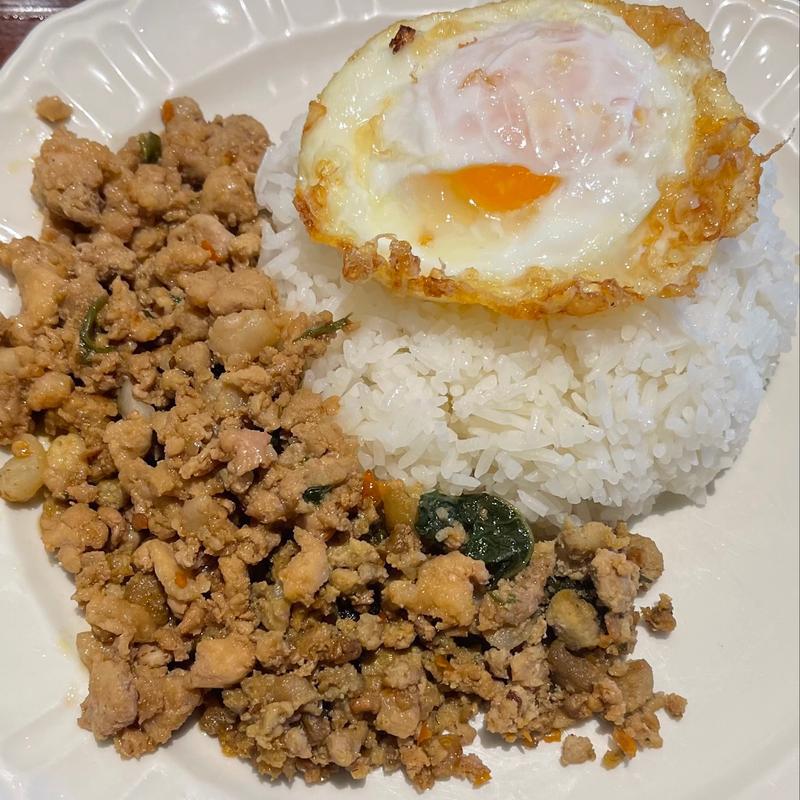 豚のガパオ(マンゴツリーカフェ アーバンドック ららぽーと豊洲 （mango tree cafe）)