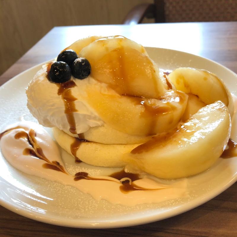 フレッシュ桃のリコッタパンケーキ(高倉町珈琲 柏の葉店)