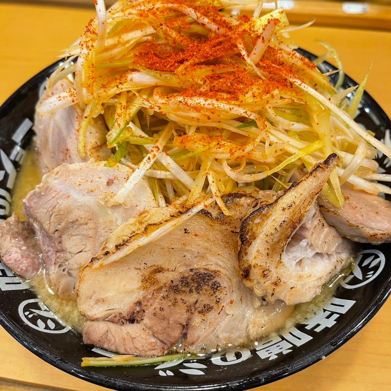 辛ネギ味噌チャーシュー　ネギタワー(濃厚味噌ラーメンジム 味噌のジョー)