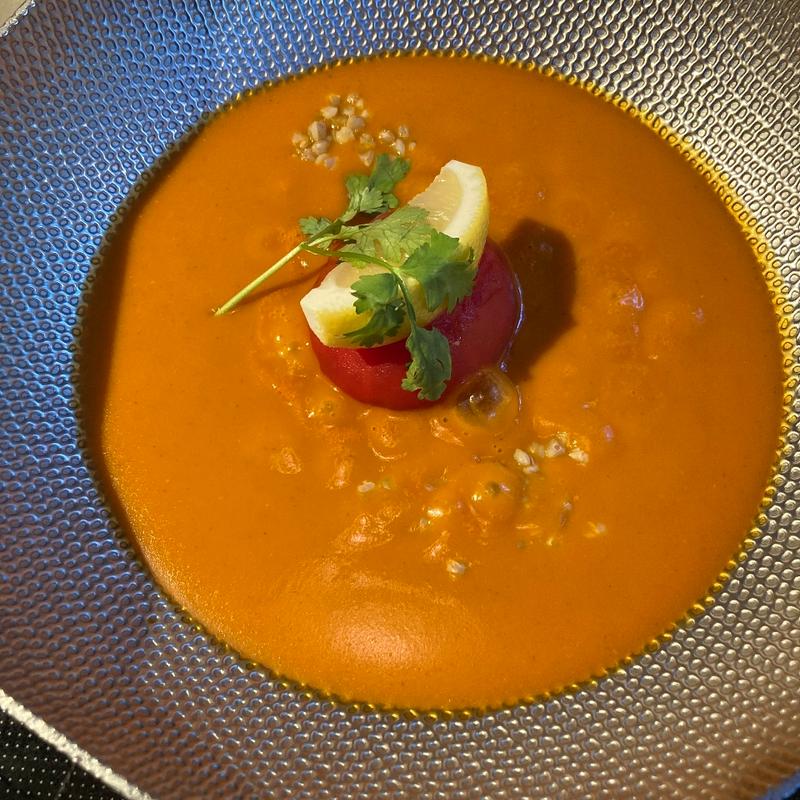 夏陽を彩るハリラスープとトマトファルシ(蓼科温泉ホテル親湯 )