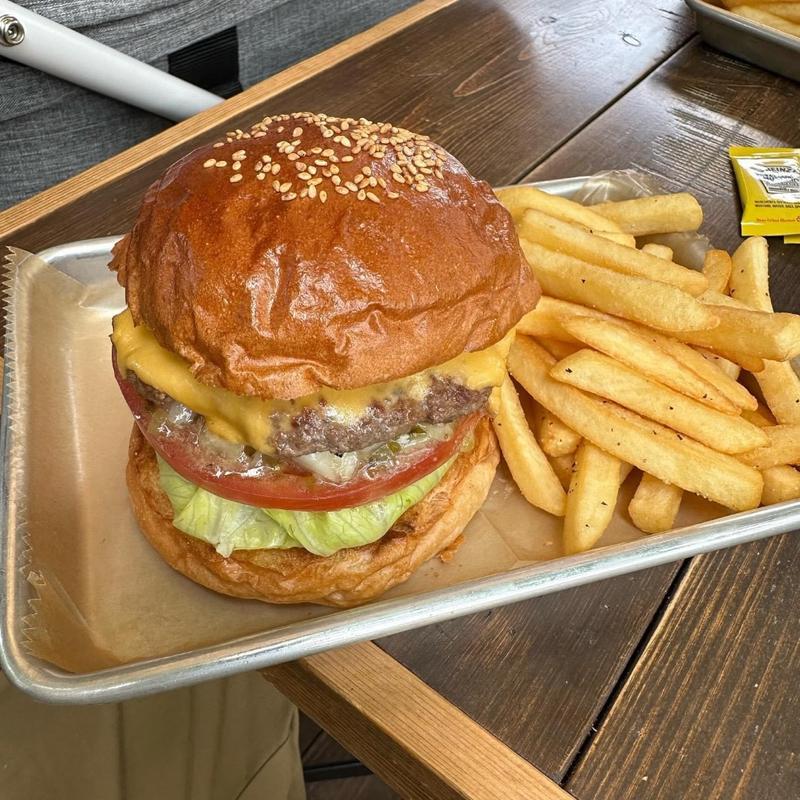 フランクチーズバーガー(FRANK Ride and Eat)