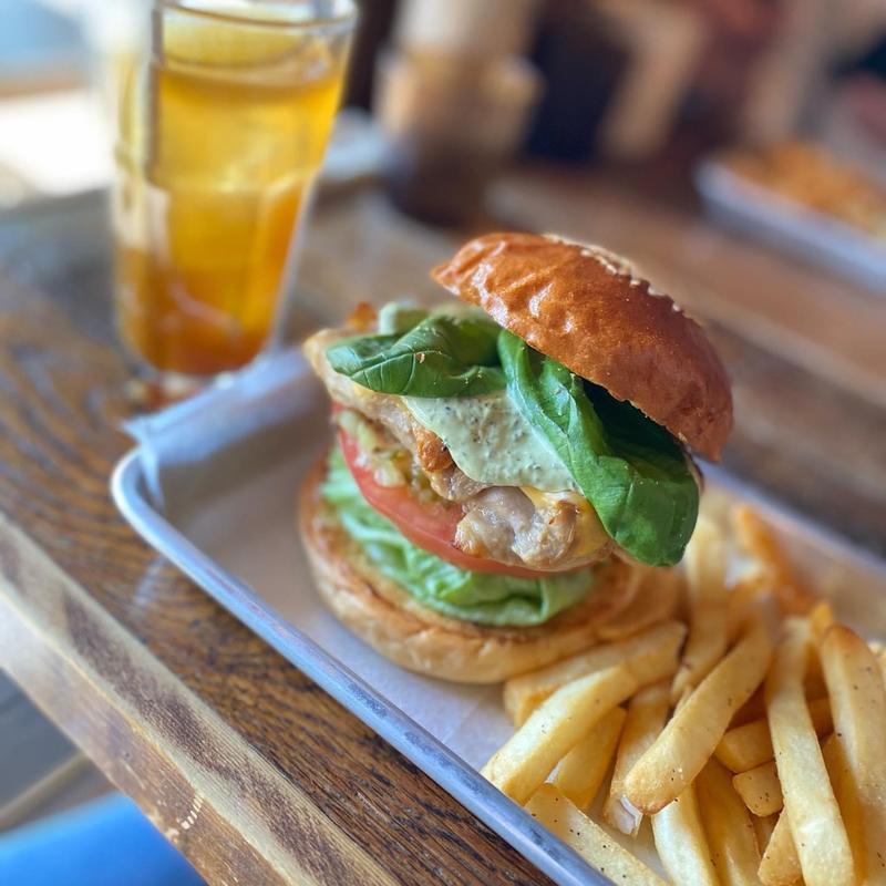 バジルマヨチェダーチキンバーガー(FRANK Ride and Eat)