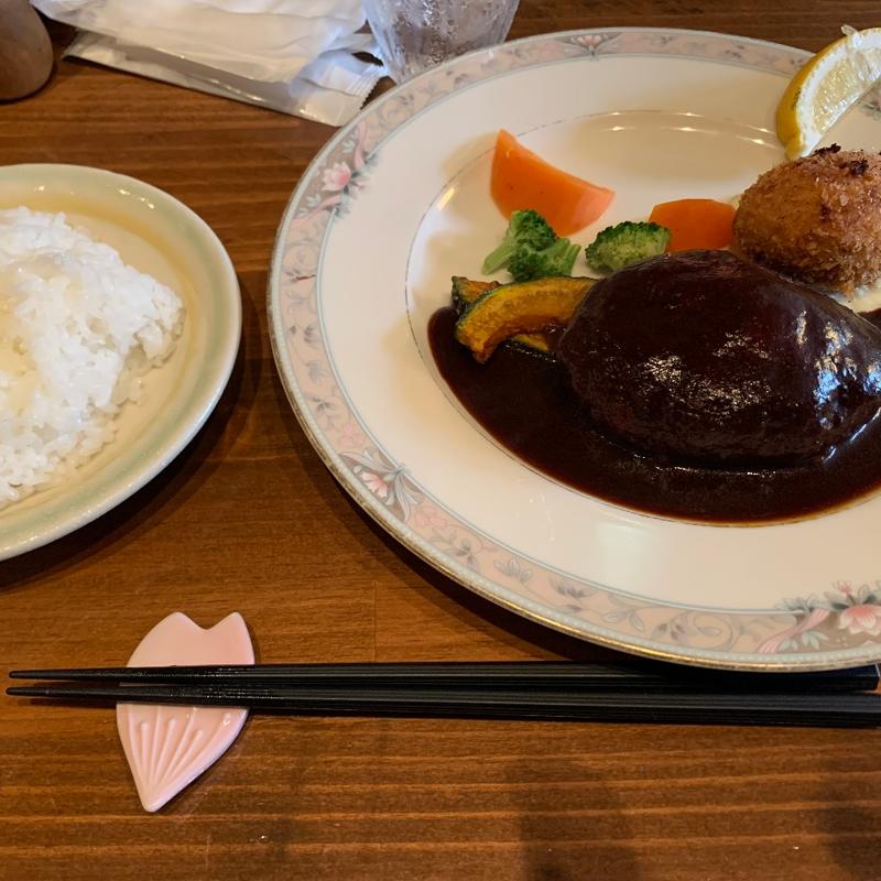デミグラスハンバーグとカニクリームコロッケ　ランチ(キッチン 櫻庭)