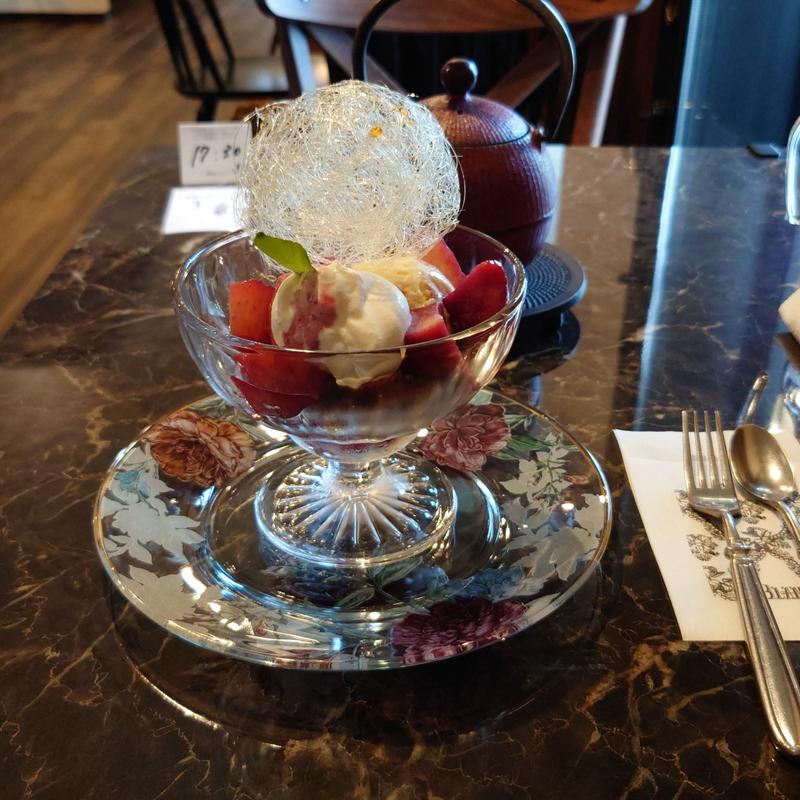 ピーチメルバ(patisserie Cafe Blanc)