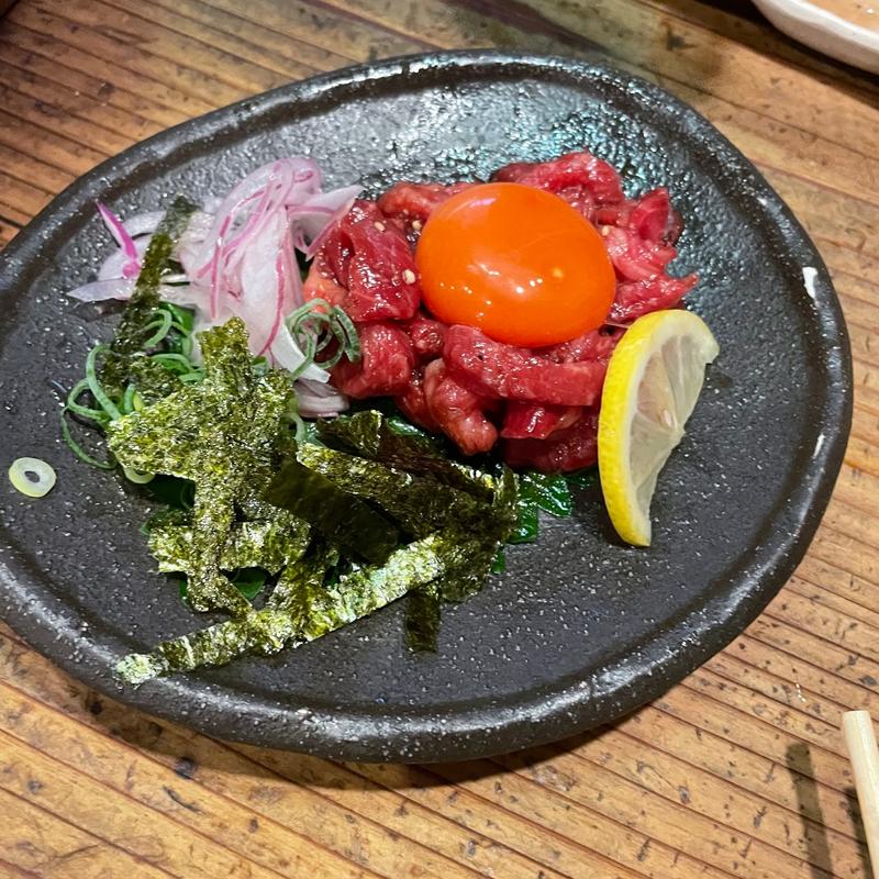 ユッケ(万両 南森町店 （まんりょう）)