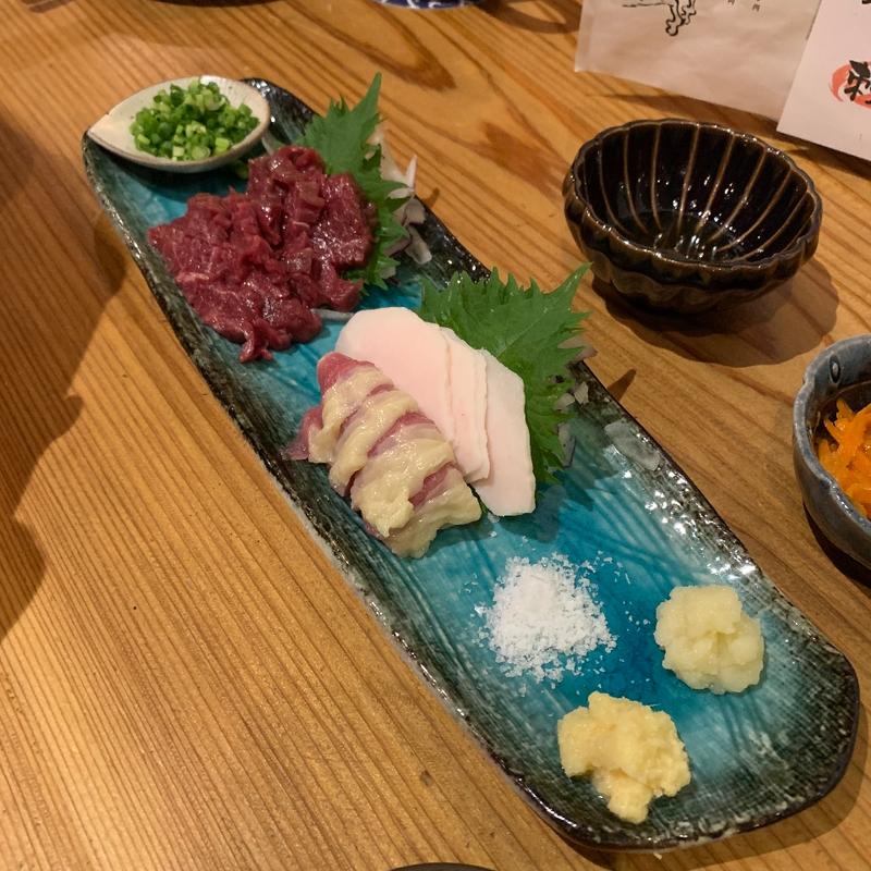 馬刺し3種盛り(炊き餃子と九州の炉端酒場 晴レトキ)