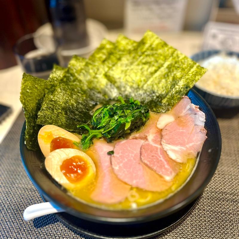 特製家系ラーメン(セアブラノ神 壬生本店)
