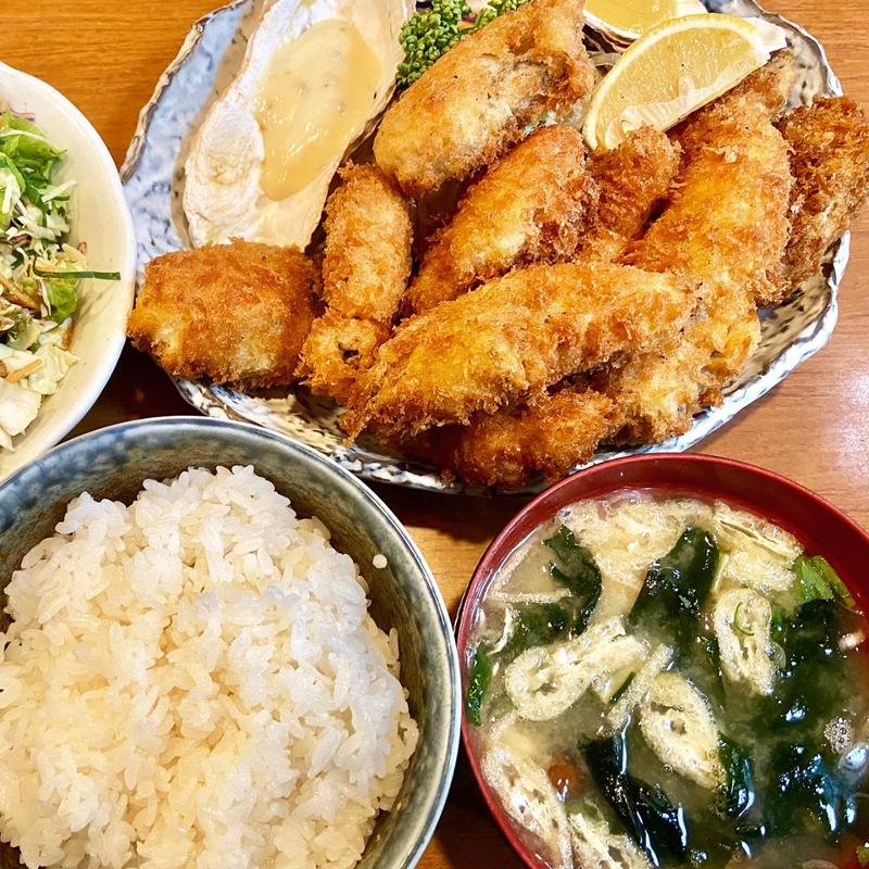 カキフライ定食（中）(さんきち)