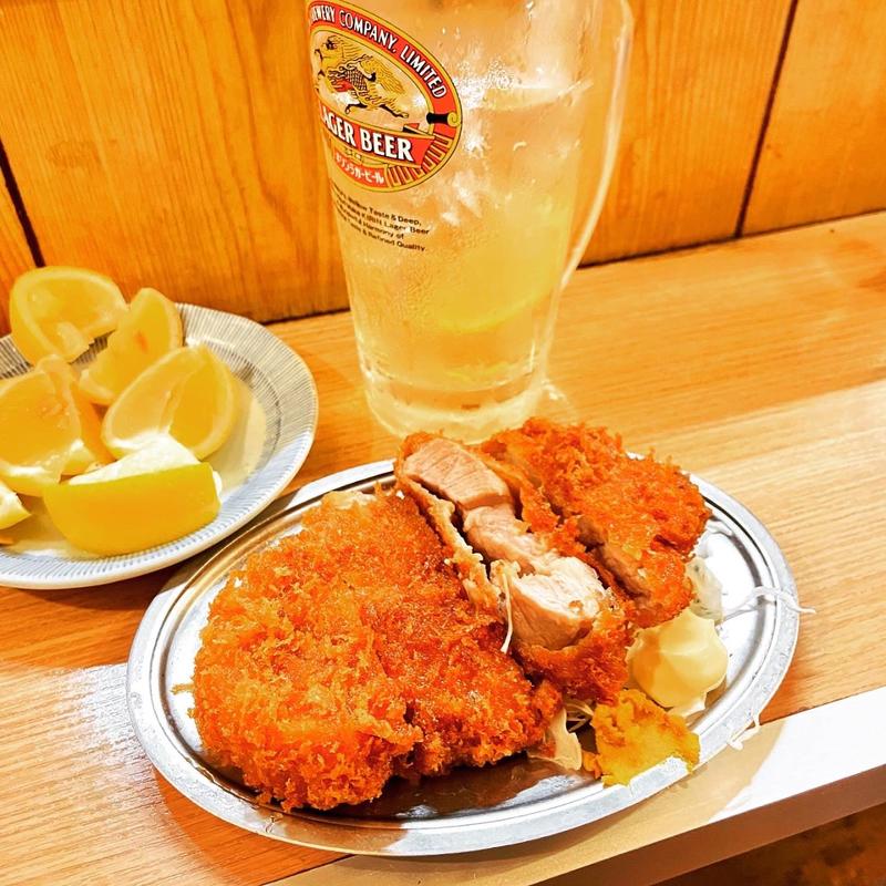 薔薇ハイ+カットレモン+ロースカツ(立呑み晩杯屋 武蔵小山本店)