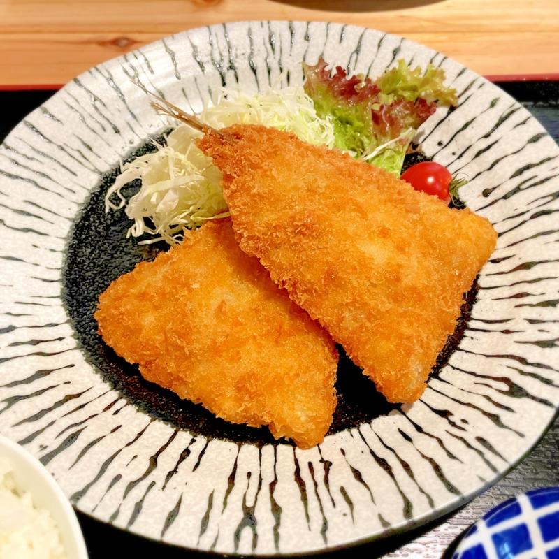 アジフライ定食(めしや割烹 栄)