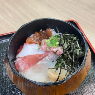 博多おひつ海鮮丼(魚屋のごはんゆめタウン飯塚店)