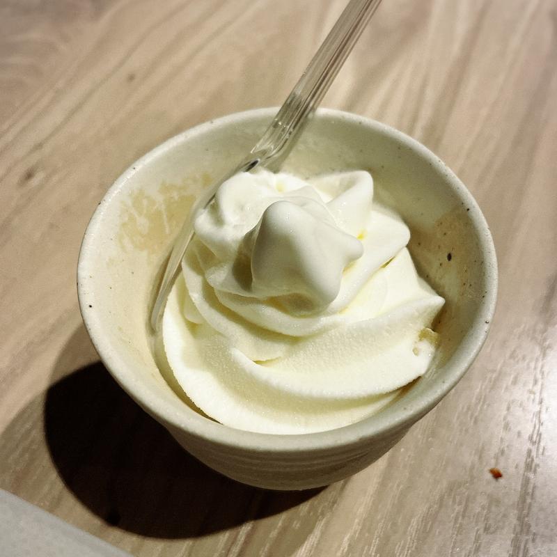 中華杏仁 ソフトクリーム(中目黒ひつじ 目黒川店)