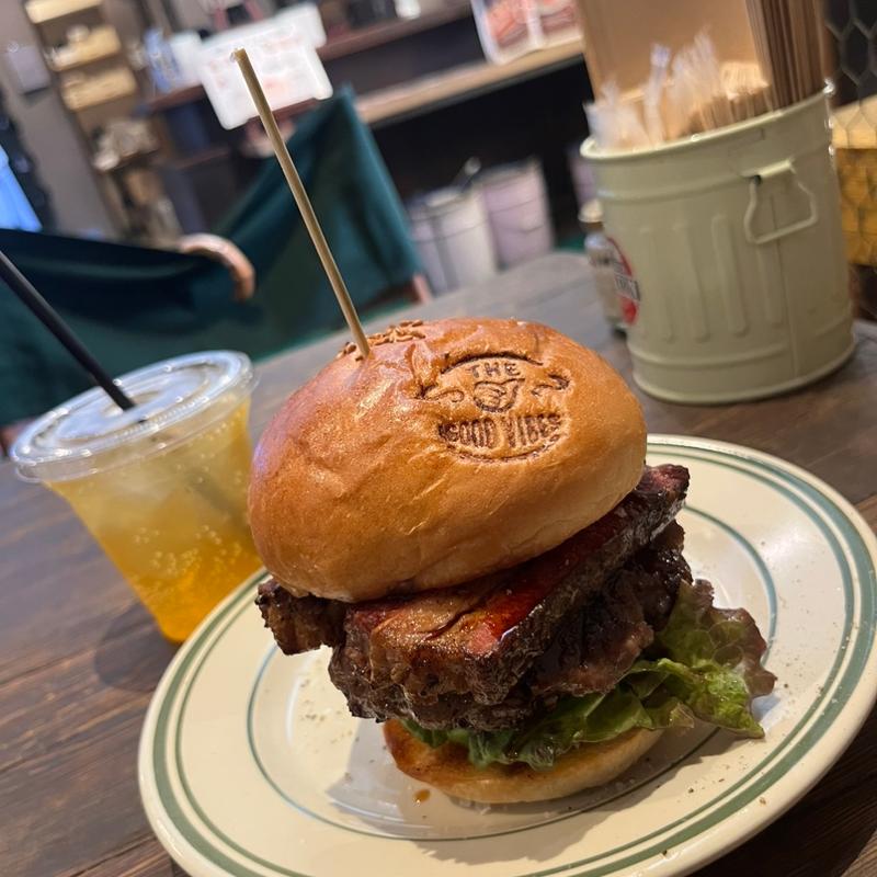 THE GOOD VIBESバーガー(バストラミとパティ)(THE GOOD VIBES)