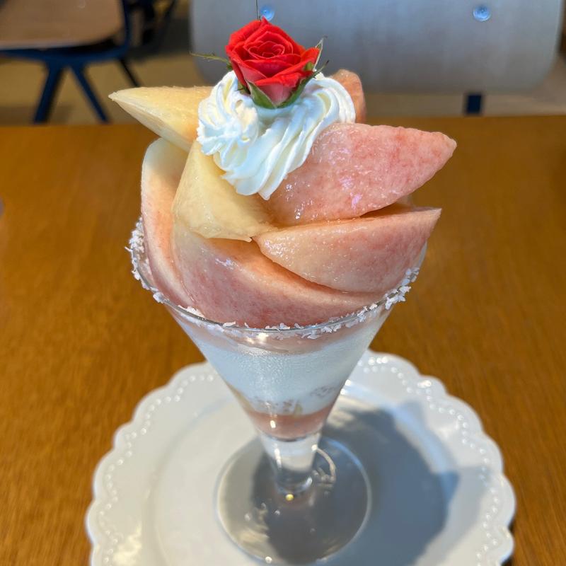 桃のパフェ(水信フルーツパーラーラボ)