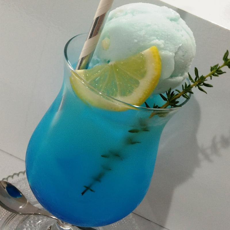 8月っぽいフロート(8/4のゆきだるま)