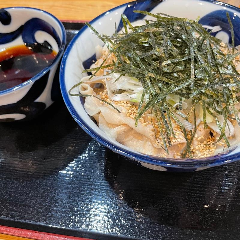 肉そば（冷）(蕎麦とラー油で幸なった。天満橋本店)