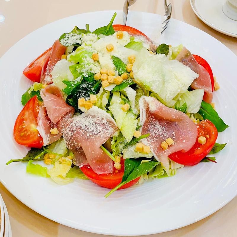 生ハムのシーザーサラダ(ホテル カデンツァ　ルミエール)