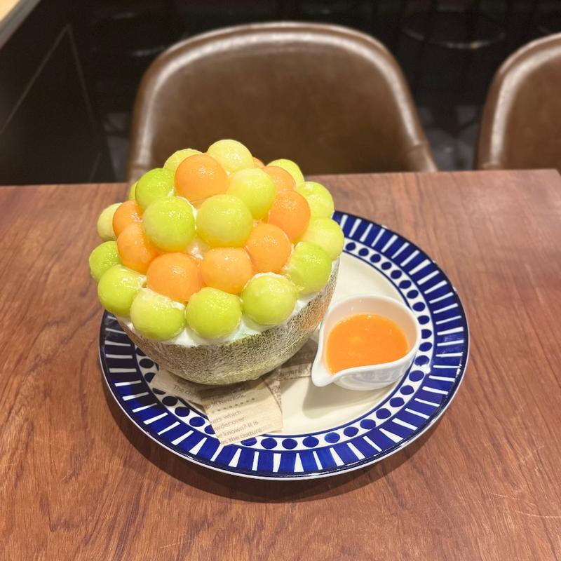 丸ごとメロンミックスかき氷(ビストロ コマゲン)