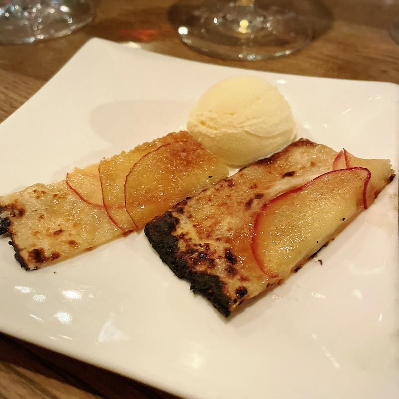 リンゴのタルトフランベ カヴァドスの香り(コテ・フー)