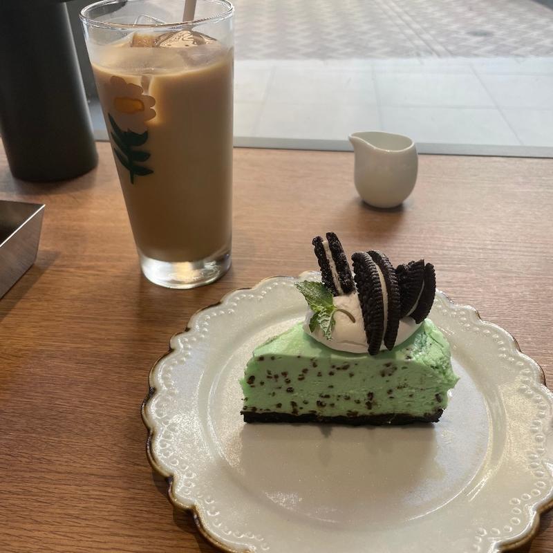 チョコミントオレオチーズケーキ(T4 KITCHEN)