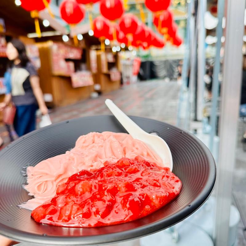 イチゴカキ氷(関帝堂書店)