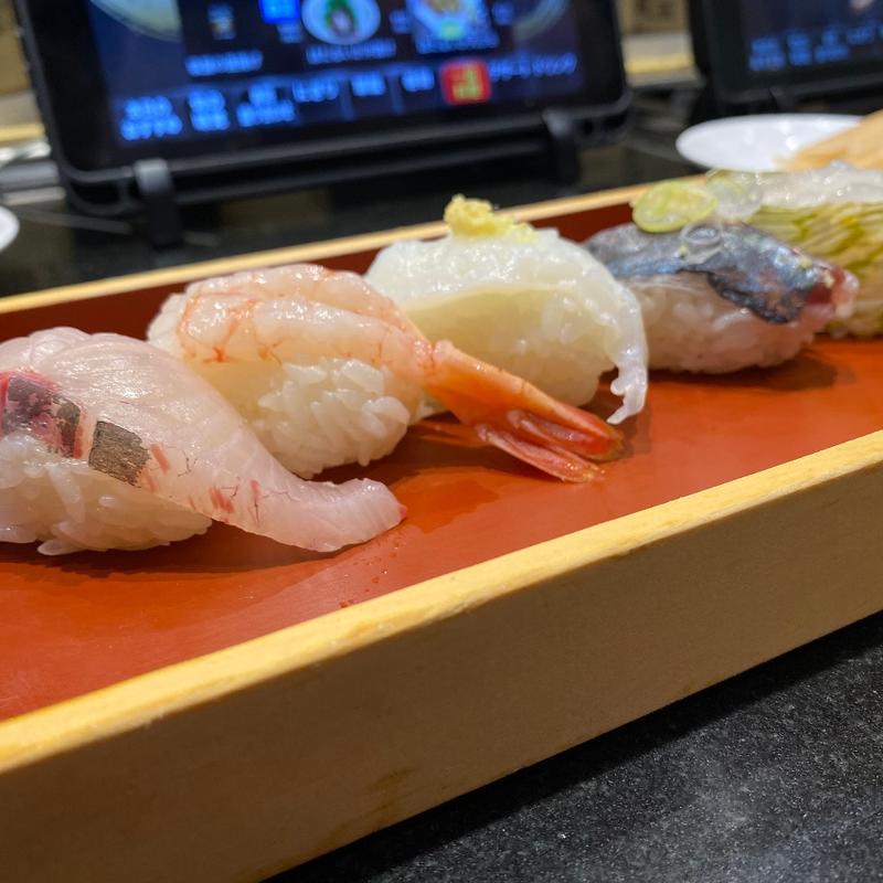 (廻る富山湾 すし玉 富山駅店 )