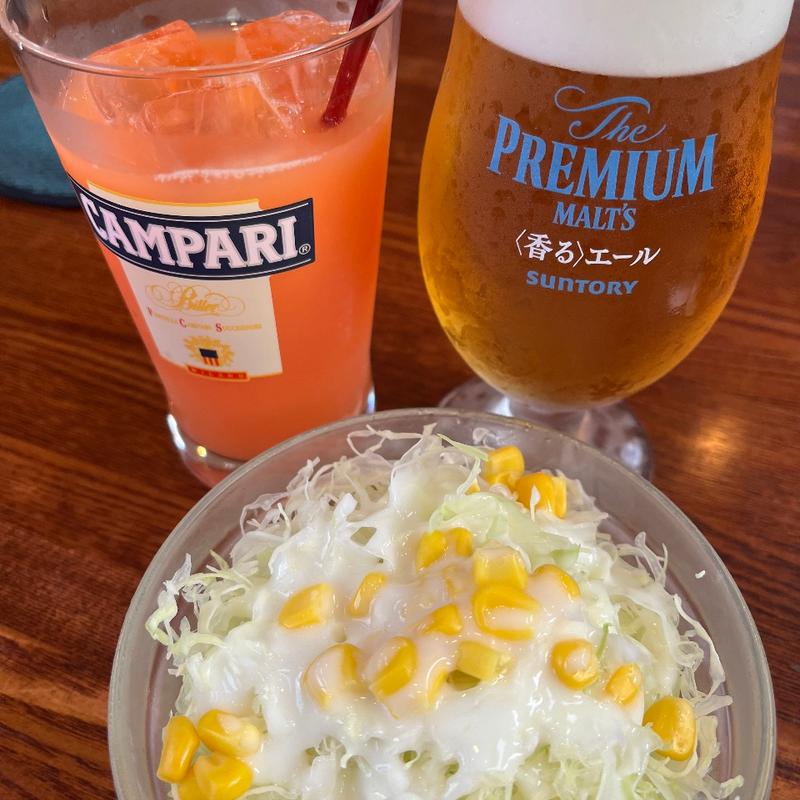 生ビール、カンペリオレンジ、サラダ(ハンバーグ&ステーキ 紅矢(ベニヤ) 阿佐ヶ谷店)