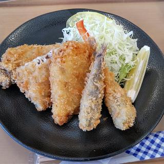 旬のお魚フライ定食(浜の台所 くぁせっと)