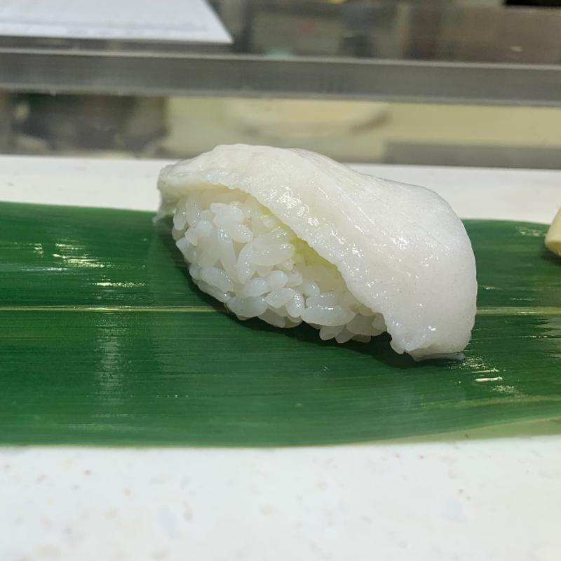 エンガワ(立食い寿司 根室花まる FOOD＆TIME ISETAN YOKOHAMA店)