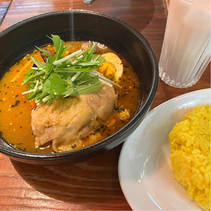 骨つきチキンスープカレー(札幌スープカレー YellowSpice（銀座イエロースパイス）)