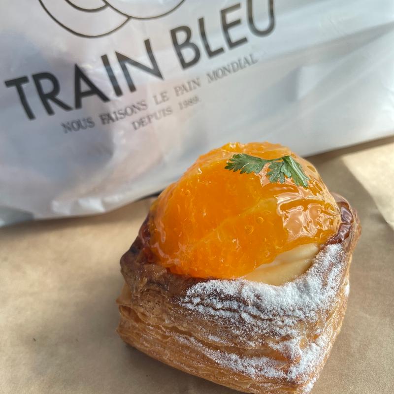 (トラン・ブルー )