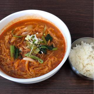 ユッケジャンスープ(韓国料理 チェゴヤ 海浜幕張店 )